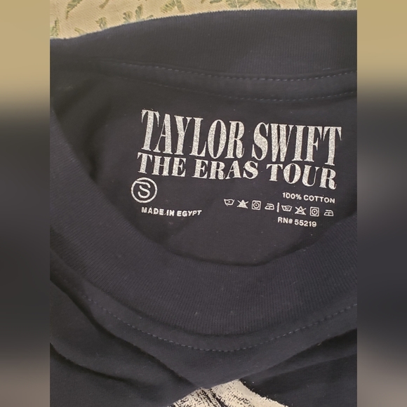 Taylor Swift The Eras Tour Long Sleeve Tshirt Bag Bracelet Bundle Size Small - Picture 7 of 8
